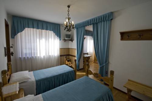 Imagen de la habitación del Hotel Napoleon, Champeriou. Foto 9