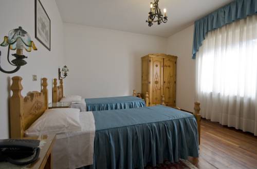 Imagen de la habitación del Hotel Napoleon, Champeriou. Foto 11