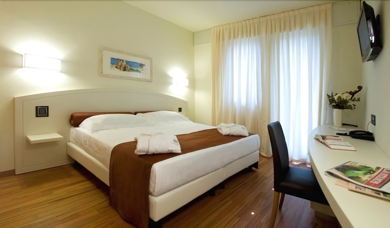 Imagen de la habitación del Hotel Napoleon, Cherasco. Foto 7