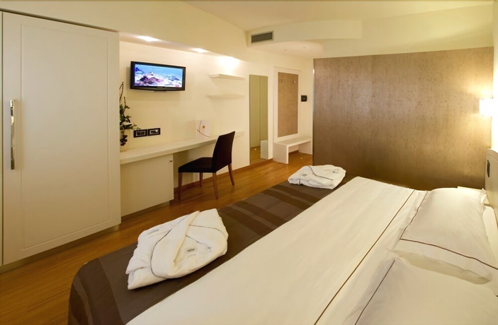 Imagen de la habitación del Hotel Napoleon, Cherasco. Foto 8