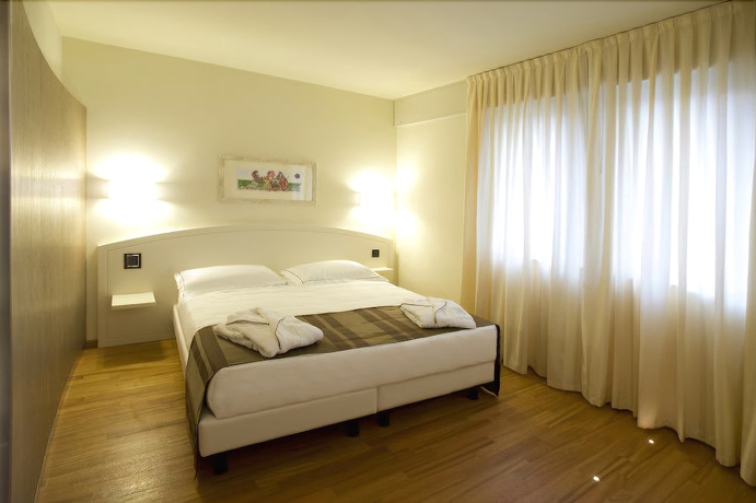Imagen de la habitación del Hotel Napoleon, Cherasco. Foto 11