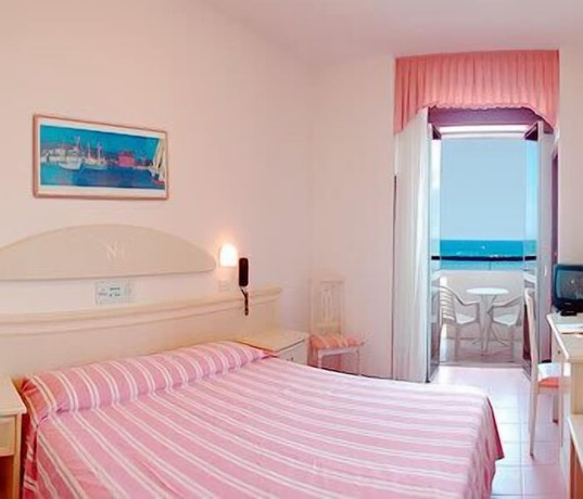 Imagen de la habitación del Hotel Napoleon, Gabicce Mare. Foto 6