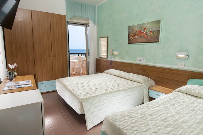 Imagen de la habitación del Hotel Napoleon, Gabicce Mare. Foto 7