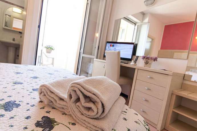 Imagen de la habitación del Hotel Napoleon, Gabicce Mare. Foto 8