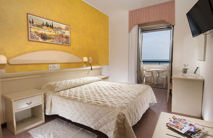 Imagen de la habitación del Hotel Napoleon, Gabicce Mare. Foto 11