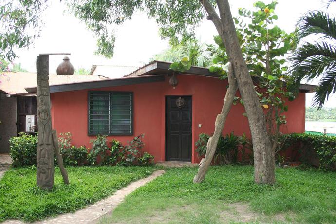 Imagen de los exteriores del Hotel Napoleon Lagune. Foto 4