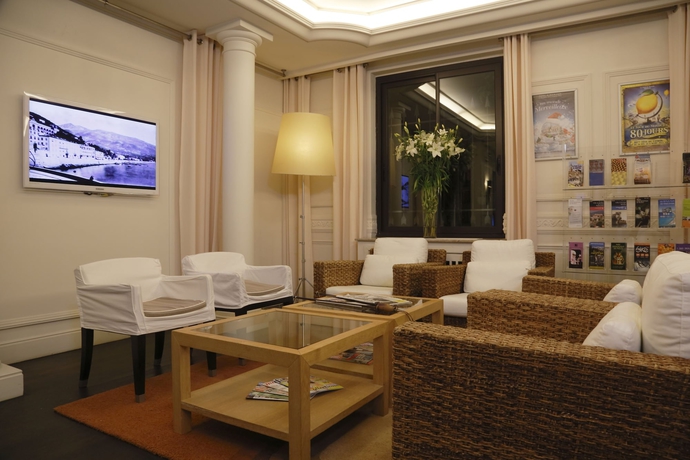 Imagen de los interiores del Hotel Napoleon, Menton. Foto 19
