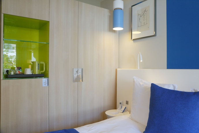 Imagen de la habitación del Hotel Napoleon, Menton. Foto 16