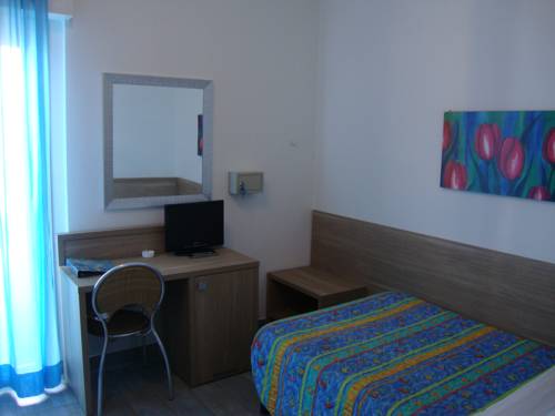 Imagen de la habitación del Hotel Napoleon, Pesaro. Foto 1