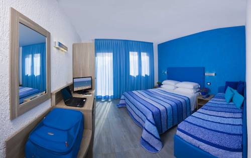 Imagen de la habitación del Hotel Napoleon, Pesaro. Foto 2