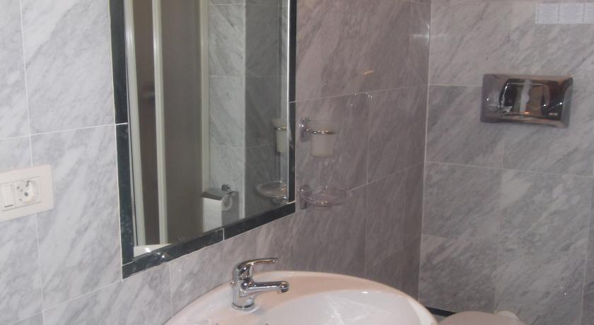 Imagen general del Hotel Napoleon, Pontremoli. Foto 4