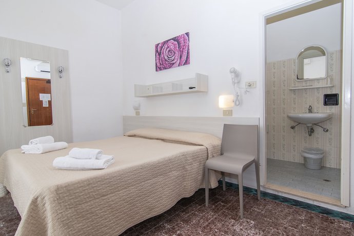 Imagen de la habitación del Hotel Napoleon, Riccione. Foto 5