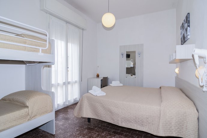 Imagen de la habitación del Hotel Napoleon, Riccione. Foto 15