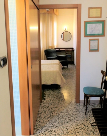 Imagen de la habitación del Hotel Napoleon, Rimini. Foto 9