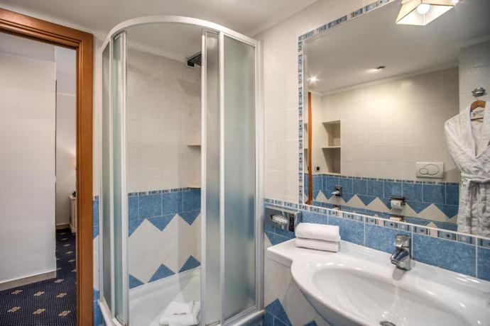 Imagen de la habitación del Hotel Napoleon, Roma. Foto 3