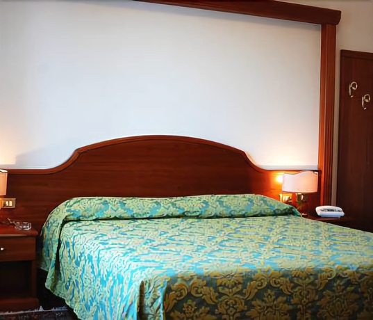 Imagen de la habitación del Hotel Napoleon, San Remo. Foto 8