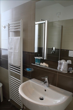 Imagen de la habitación del Hotel Napoleon, San Remo. Foto 11