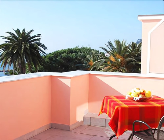 Imagen de la habitación del Hotel Napoleon, San Remo. Foto 14