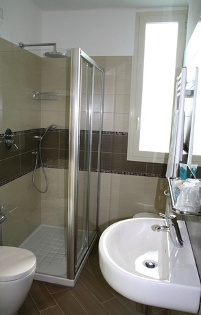 Imagen de la habitación del Hotel Napoleon, San Remo. Foto 16