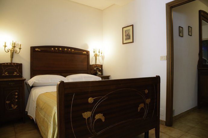 Imagen de la habitación del Hotel Napoleon, Tur&iacute;n. Foto 2