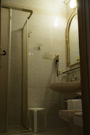 Imagen de la habitación del Hotel Napoleon, Tur&iacute;n. Foto 6