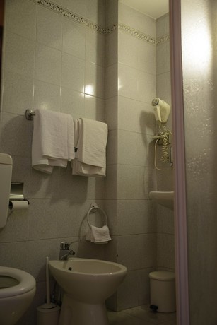 Imagen de la habitación del Hotel Napoleon, Tur&iacute;n. Foto 7