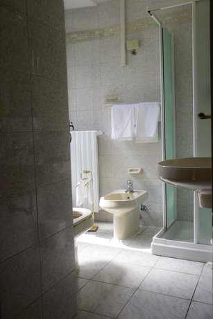 Imagen de la habitación del Hotel Napoleon, Tur&iacute;n. Foto 8