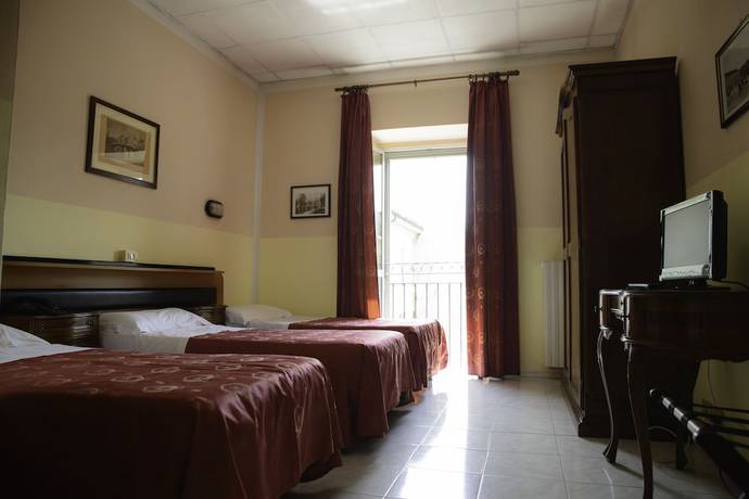 Imagen de la habitación del Hotel Napoleon, Tur&iacute;n. Foto 9