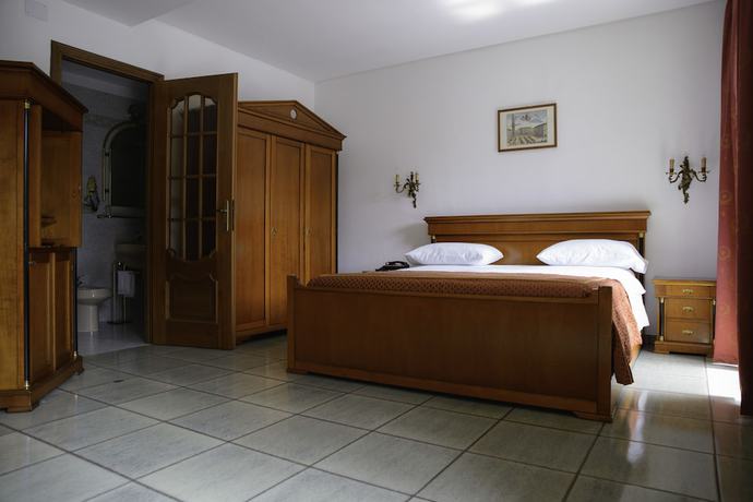 Imagen de la habitación del Hotel Napoleon, Tur&iacute;n. Foto 10