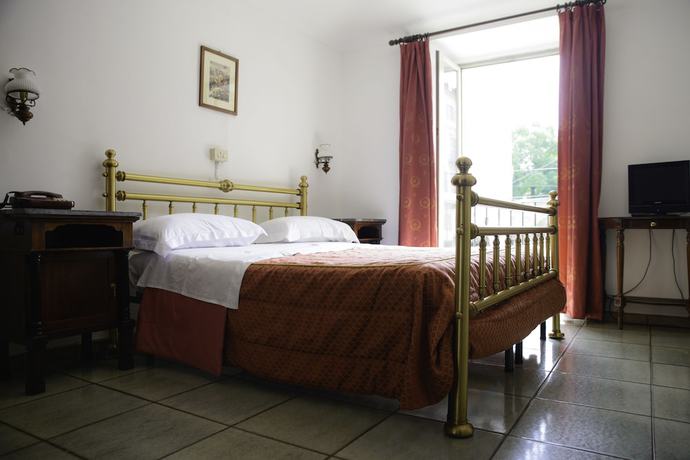 Imagen de la habitación del Hotel Napoleon, Tur&iacute;n. Foto 12
