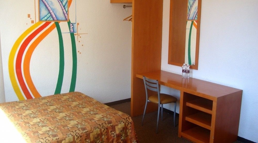 Imagen de la habitación del Hotel Napoles. Foto 6