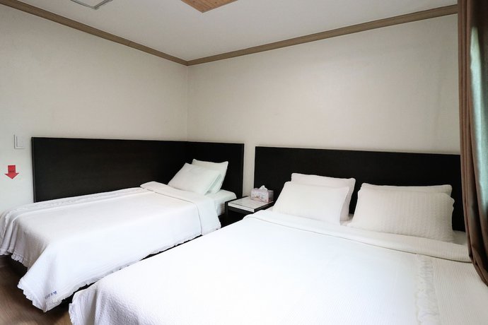Imagen de la habitación del Hotel Napoli. Foto 8
