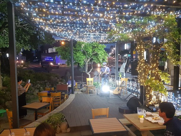 Imagen del bar/restaurante del Hotel Napoli. Foto 4