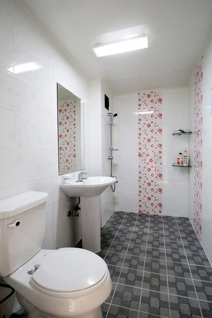 Imagen de la habitación del Hotel Napoli. Foto 12