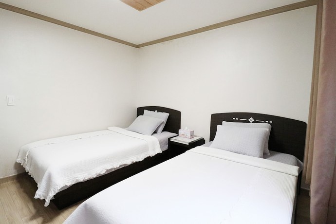 Imagen de la habitación del Hotel Napoli. Foto 14