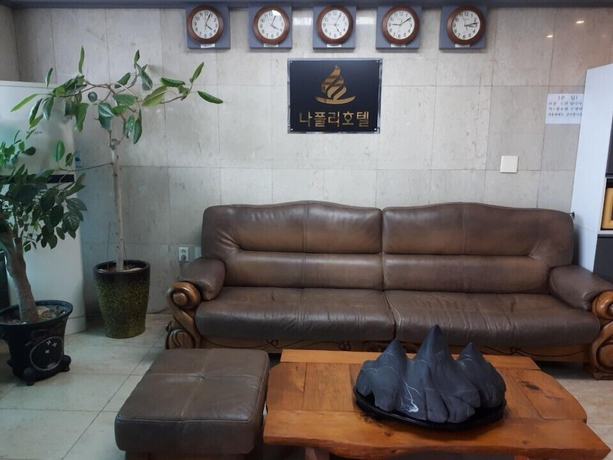 Imagen de los interiores del Hotel Napoli. Foto 15