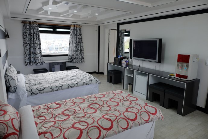 Imagen de la habitación del Hotel Napoli. Foto 10
