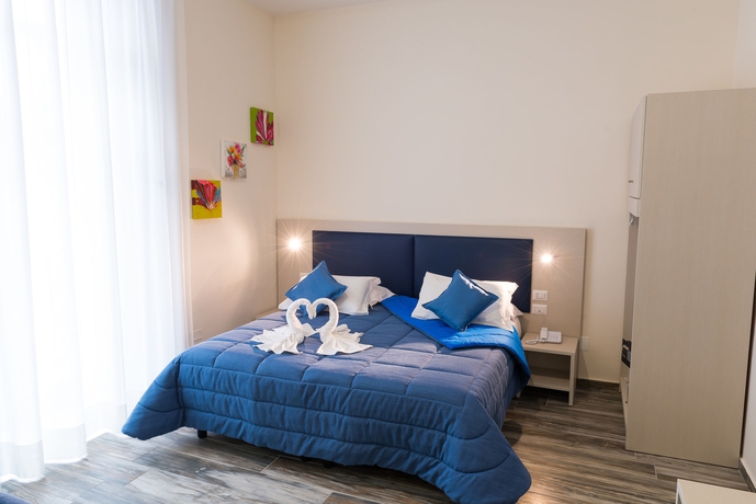 Imagen de la habitación del Hotel Napoli's Gold. Foto 13