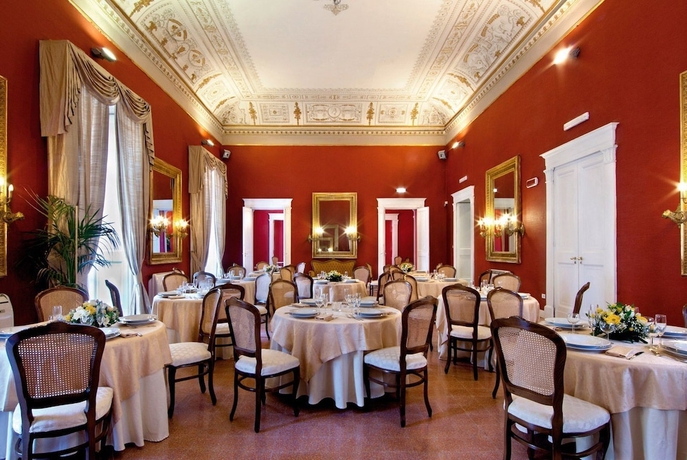 Imagen del bar/restaurante del Hotel Napolit'amo Principe. Foto 8