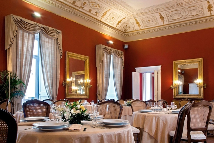 Imagen del bar/restaurante del Hotel Napolit'amo Principe. Foto 9