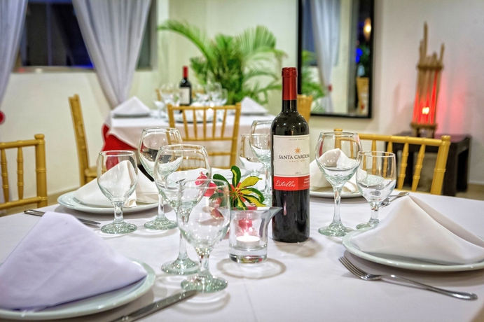 Imagen del bar/restaurante del Hotel Napolitano. Foto 4