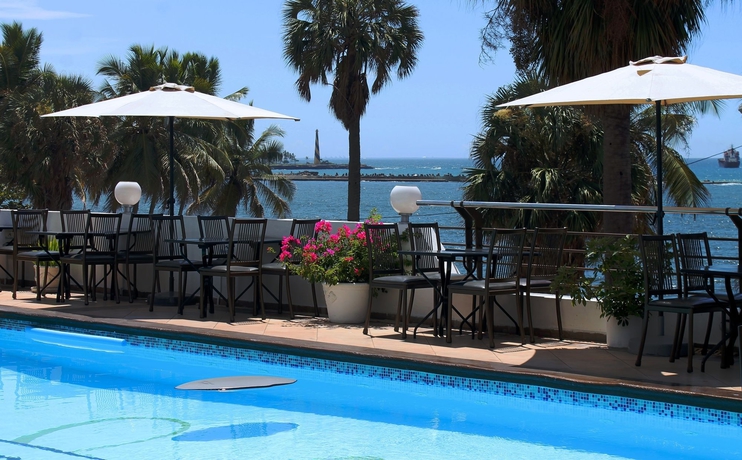 Imagen de la piscina del Hotel Napolitano. Foto 16