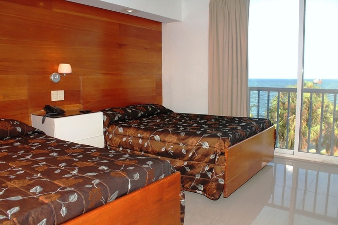 Imagen de la habitación del Hotel Napolitano. Foto 11