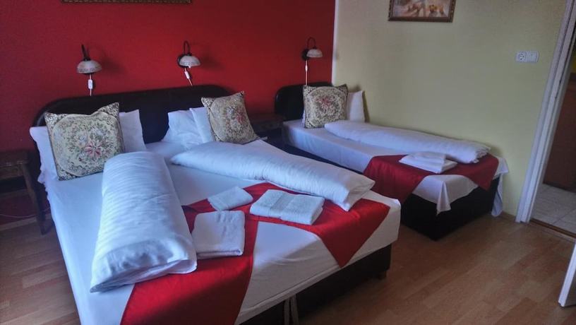 Imagen de la habitación del Hotel Napsugár és Gulyás Kunyhó Étterem. Foto 7