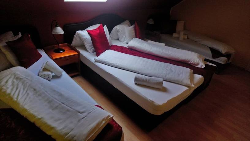 Imagen de la habitación del Hotel Napsugár és Gulyás Kunyhó Étterem. Foto 12