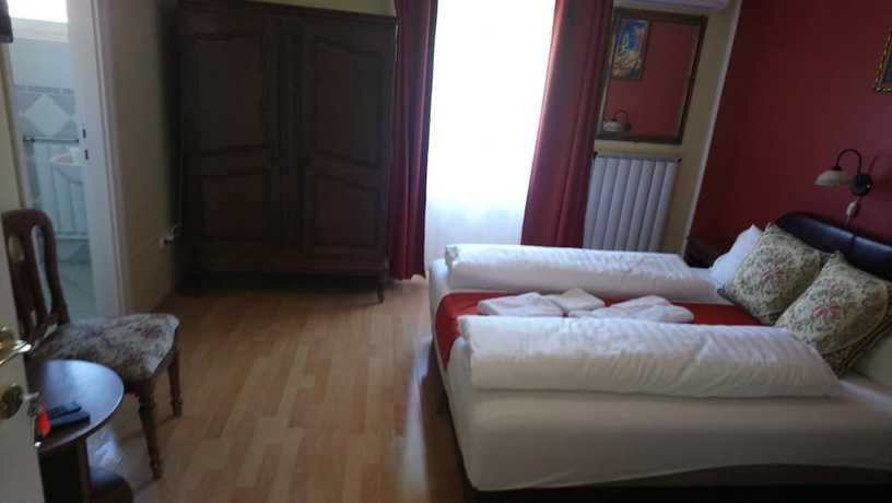 Imagen de la habitación del Hotel Napsugár és Gulyás Kunyhó Étterem. Foto 15