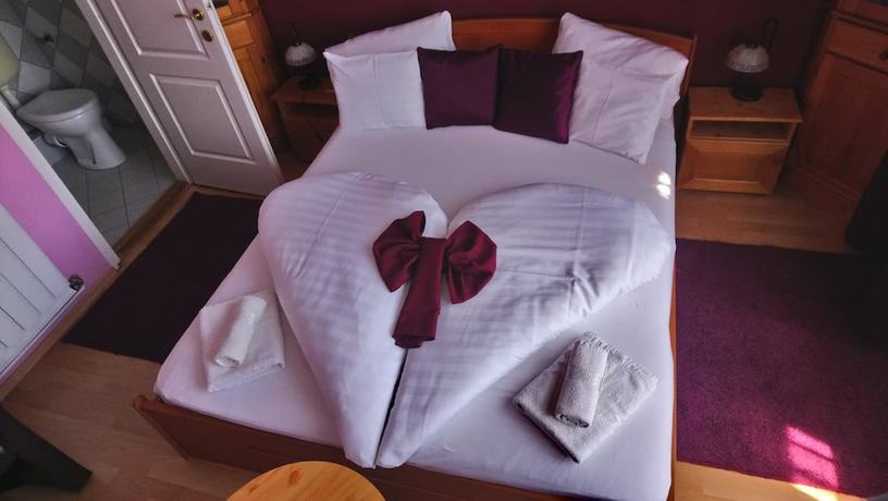 Imagen de la habitación del Hotel Napsugár és Gulyás Kunyhó Étterem. Foto 17