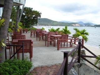 Imagen del bar/restaurante del Hotel Nara Garden Beach Resort. Foto 4