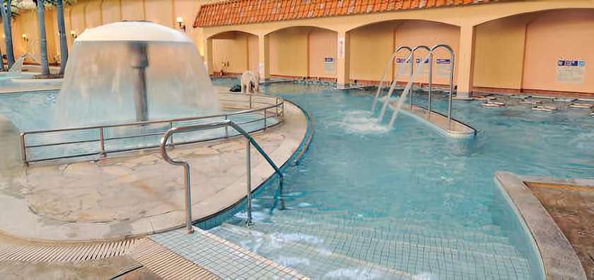 Imagen de la piscina del Hotel Nara Kenko Land Plaza. Foto 16