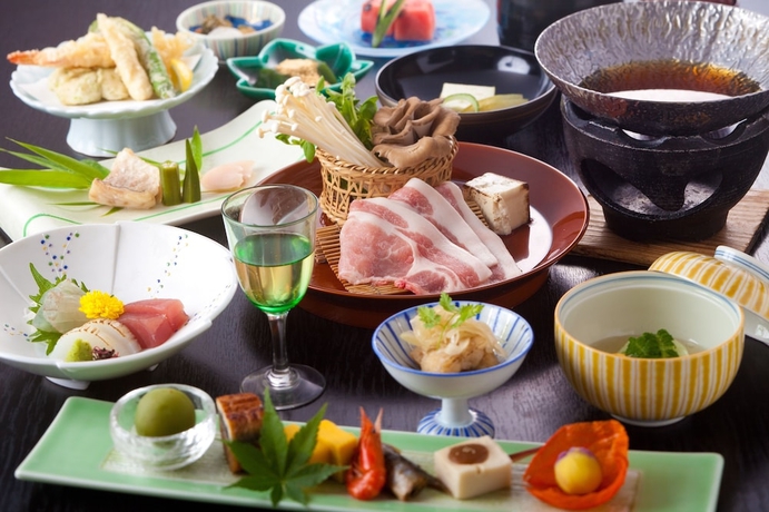 Imagen del bar/restaurante del Hotel Nara Park. Foto 10